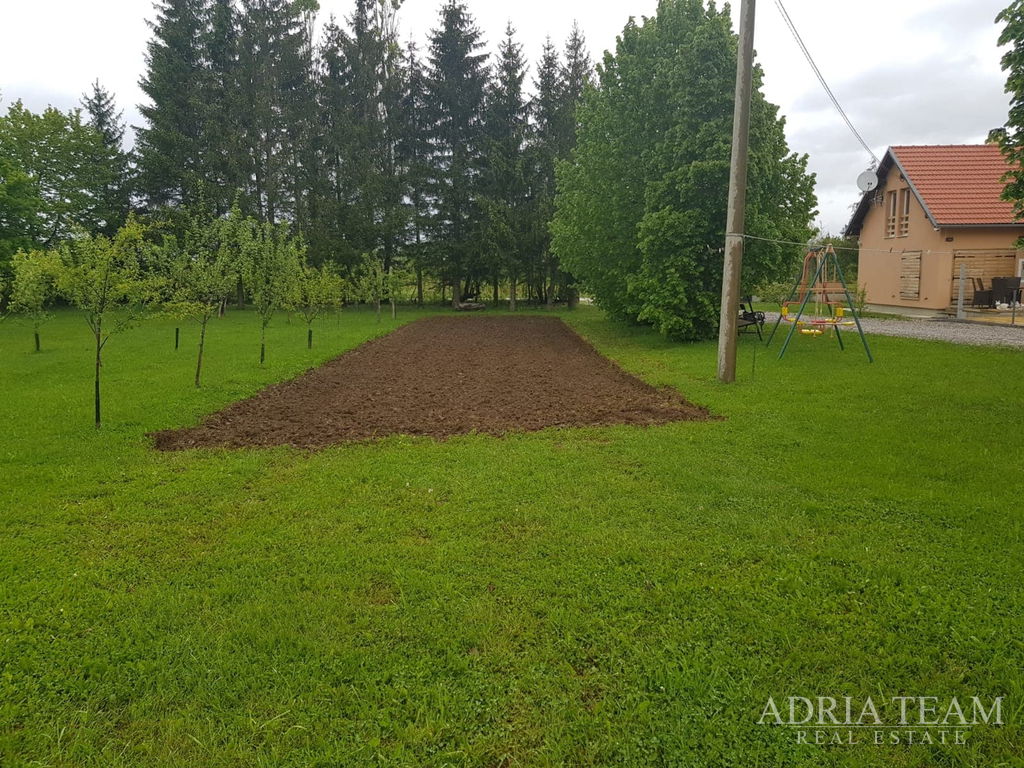 LUKSUZNA VILA S GRIJANIM BAZENOM NA IMANJU OD 10.000 m² – KRUŠKOVAC, GOSPIĆ