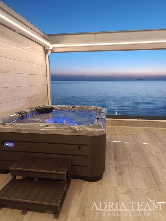 DVOETAŽNI APARTMAN – 122m2 – 20m OD MORA – POVLJANA, PAG