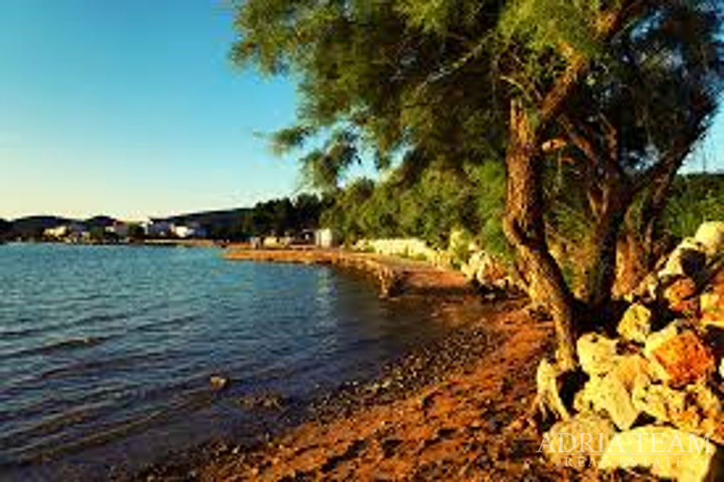 POLJOPRIVREDNO ZEMLJIŠTE 80 m OD MORA - NEVIĐANE, PAŠMAN