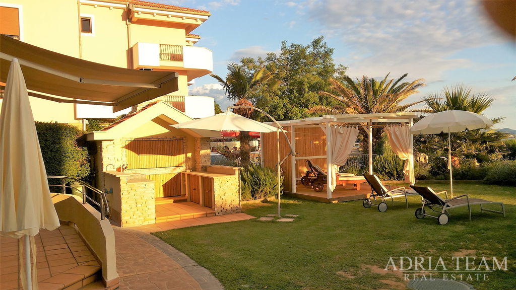 ČETVEROSOBAN APARTMAN, PRVI RED DO MORA - PRIVLAKA, ZADAR