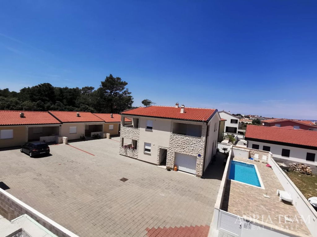 JEDINSTVENI KOMPLEKS ZA TURISTIČKI NAJAM - VIR,ZADAR