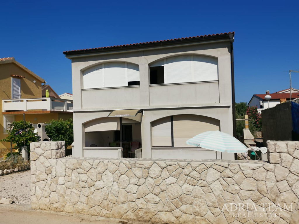 ATRAKTIVNA KUĆA S 2 STAMBENE JEDINICE – VIR