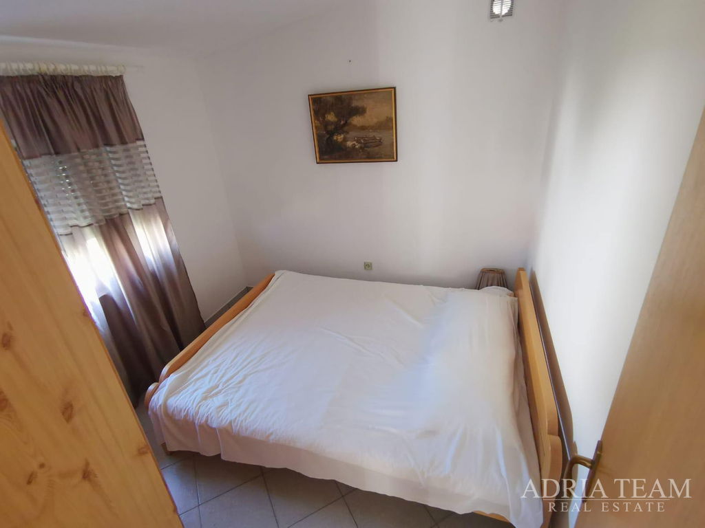 ATRAKTIVNA KUĆA S 2 STAMBENE JEDINICE – VIR