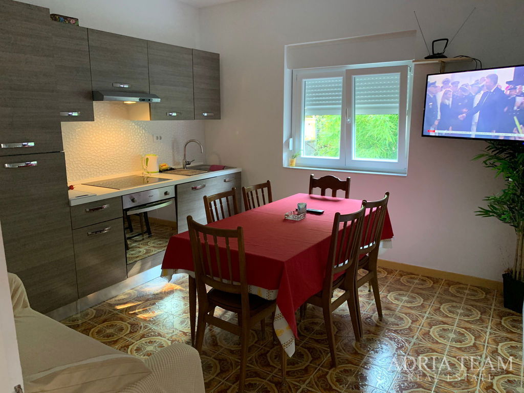 ATRAKTIVNA RENOVIRANA KAMENA KUĆA S POGLEDOM NA MORE – 80 m OD MORA – KALI, OTOK UGLJAN