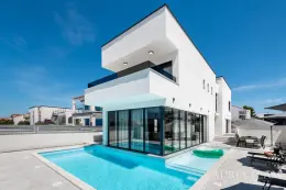 ATRAKTIVNA LUKSUZNA VILA U NOVOGRADNJI  – VRSI, MULO nekretnina za prodaju