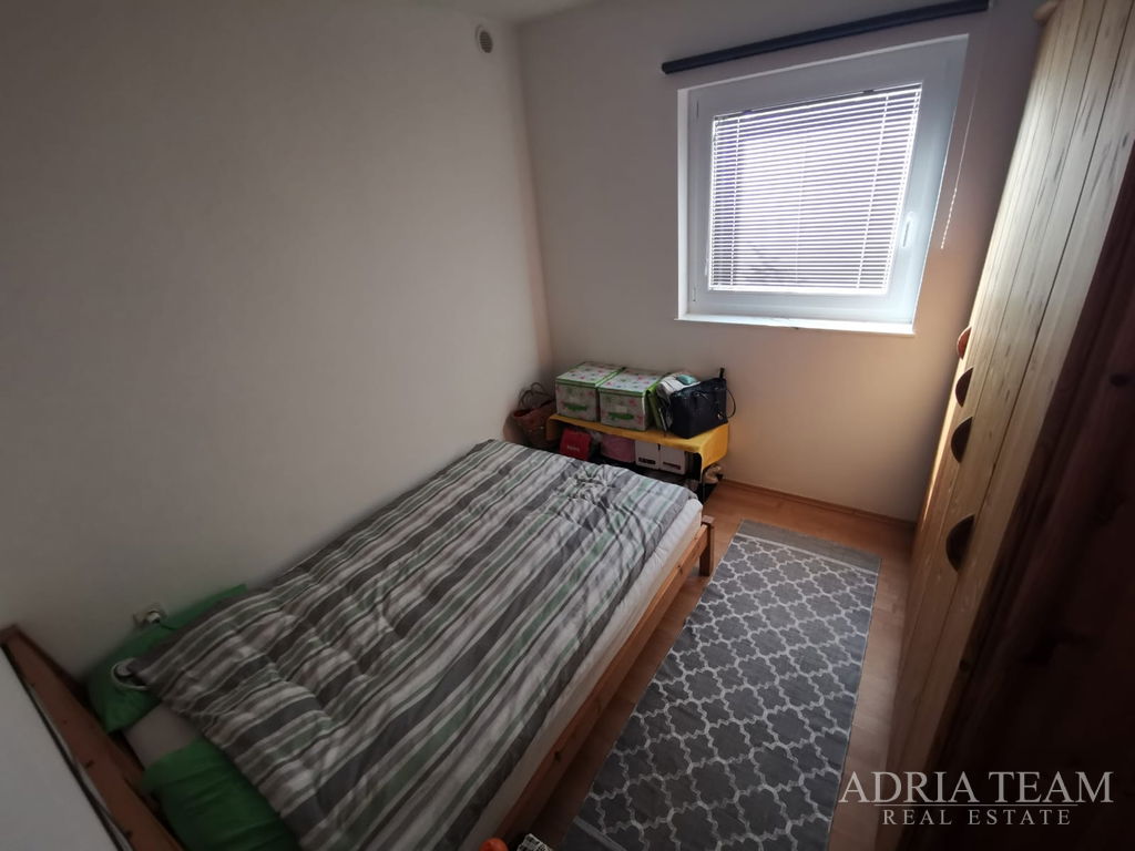 ATRAKTIVNA APARTMANSKA KUĆA S 3 APARTMANA – VIR