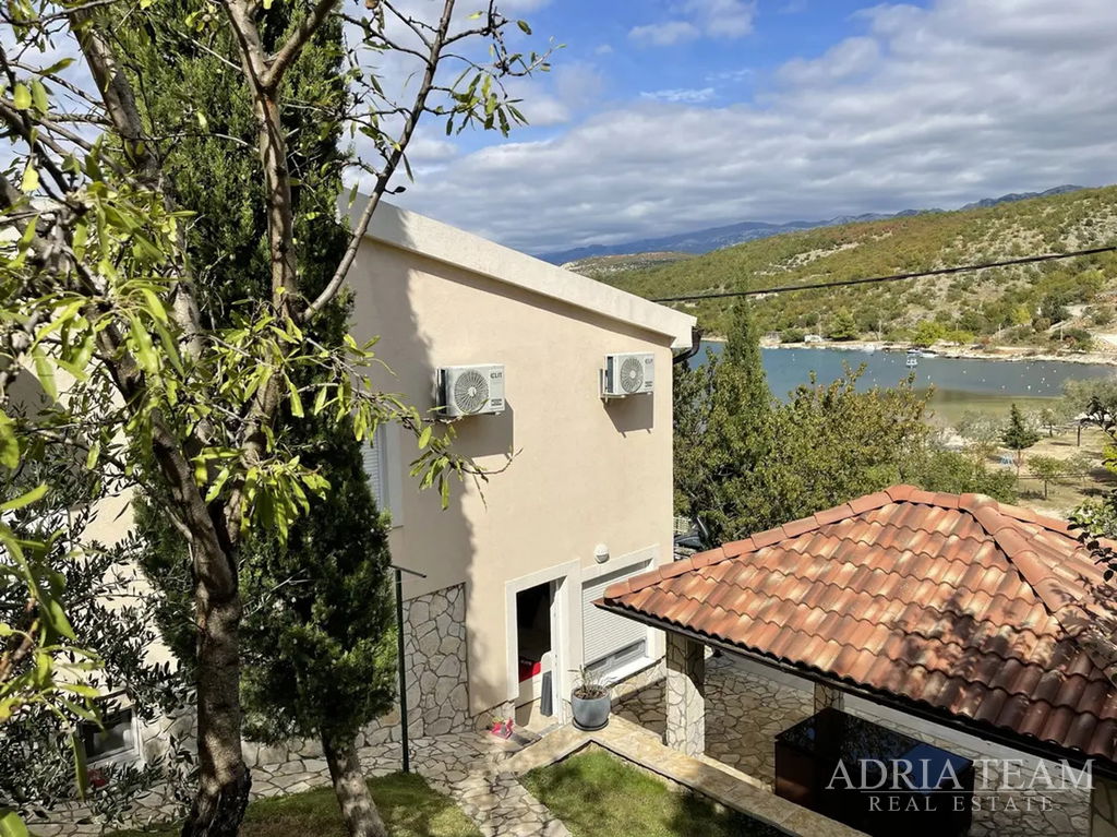 OBITELJSKA KUĆA S BAZENOM – PRVI RED DO MORA – MEKA DRAGA, OBROVAC