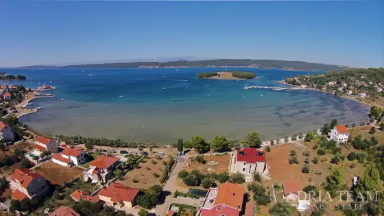 GRAĐEVINSKO ZEMLJIŠTE 796 m² – BLIZINA MORA – MRLJANE, PAŠMAN nekretnina za prodaju