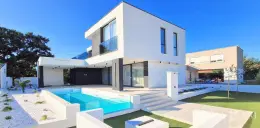 LUKSUZNA VILA S BAZENOM – NOVOGRADNJA – MIRNA LOKACIJA – KOŽINO nekretnina za prodaju