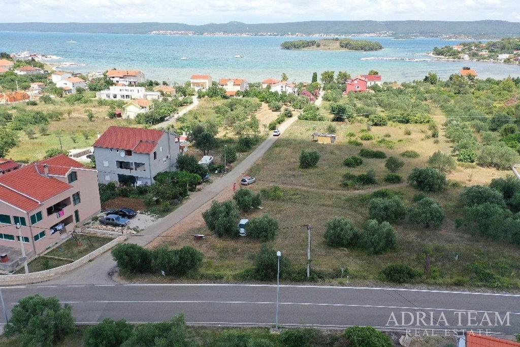 GRAĐEVINSKO ZEMLJIŠTE S POGLEDOM NA MORE, 200 m OD MORA - MRLJANE, PAŠMAN