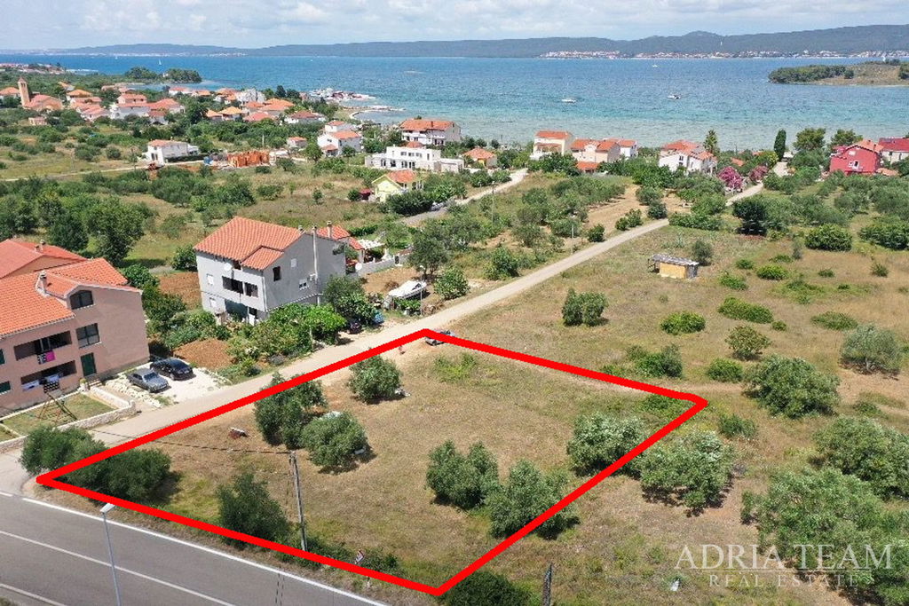 GRAĐEVINSKO ZEMLJIŠTE S POGLEDOM NA MORE, 200 m OD MORA - MRLJANE, PAŠMAN