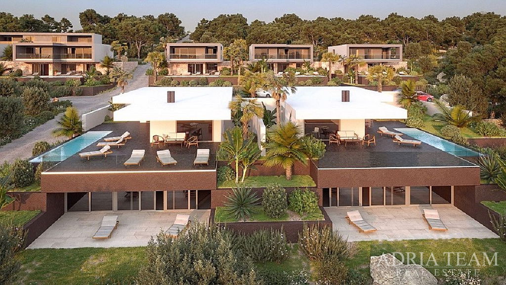 VILA S BAZENOM I POGLEDOM NA MORE - STARA NOVALJA