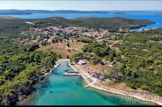 GRAĐEVINSKO ZEMLJIŠTE S POGLEDOM NA MORE - MOLAT nekretnina za prodaju