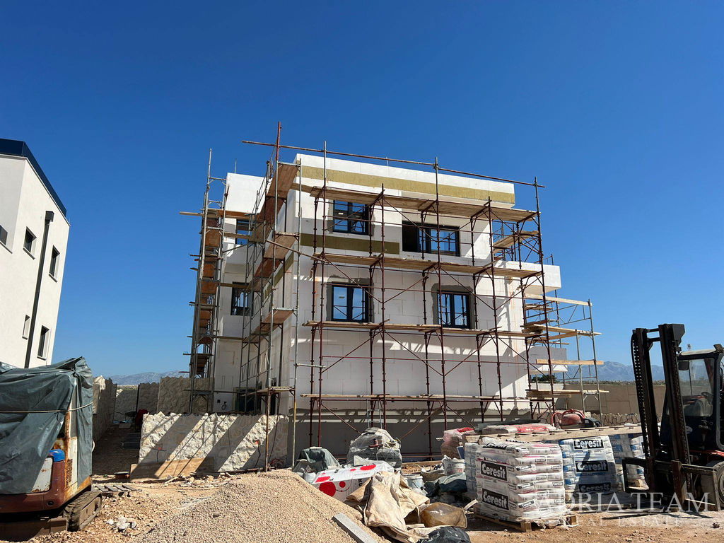 APARTMAN S BAZENOM, NOVOGRADNJA - POVLJANA, OTOK PAG