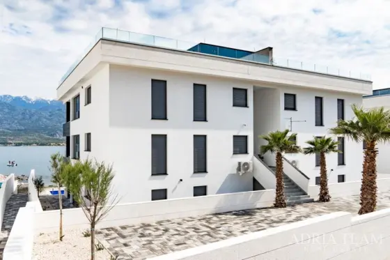 LUKSUZNI PENTHOUSE, PRVI RED DO MORA - VINJERAC nekretnina za prodaju
