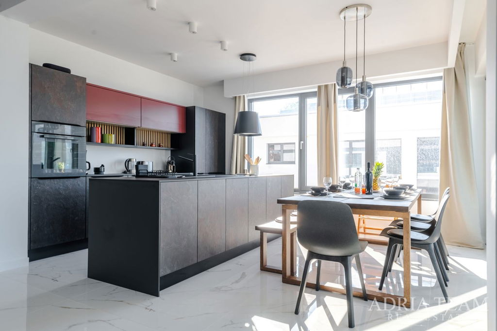 LUKSUZNI PENTHOUSE, PRVI RED DO MORA - VINJERAC