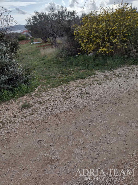 GRAĐEVINSKO ZEMLJIŠTE - SV. FILIP I JAKOV