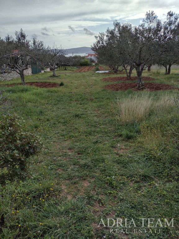 GRAĐEVINSKO ZEMLJIŠTE - SV. FILIP I JAKOV