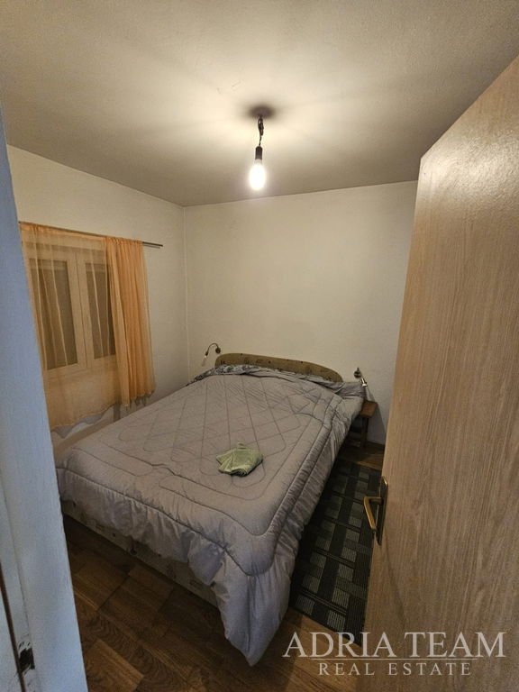 KUĆA U PREDIVNOM OKRUŽENJU - RIČICE