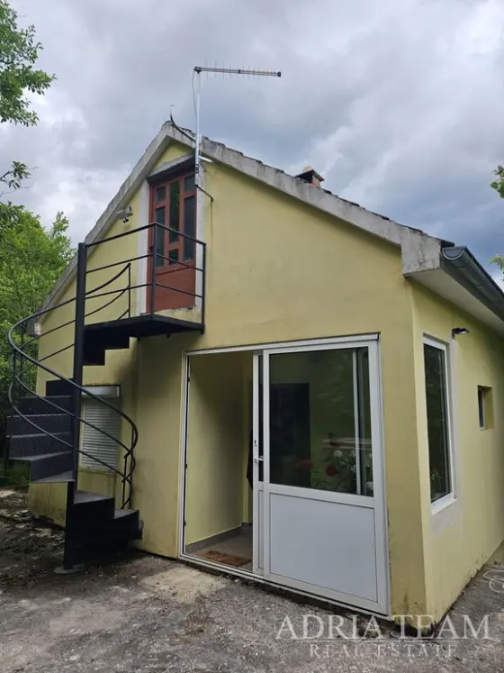 KUĆA U PREDIVNOM OKRUŽENJU - RIČICE nekretnina za prodaju