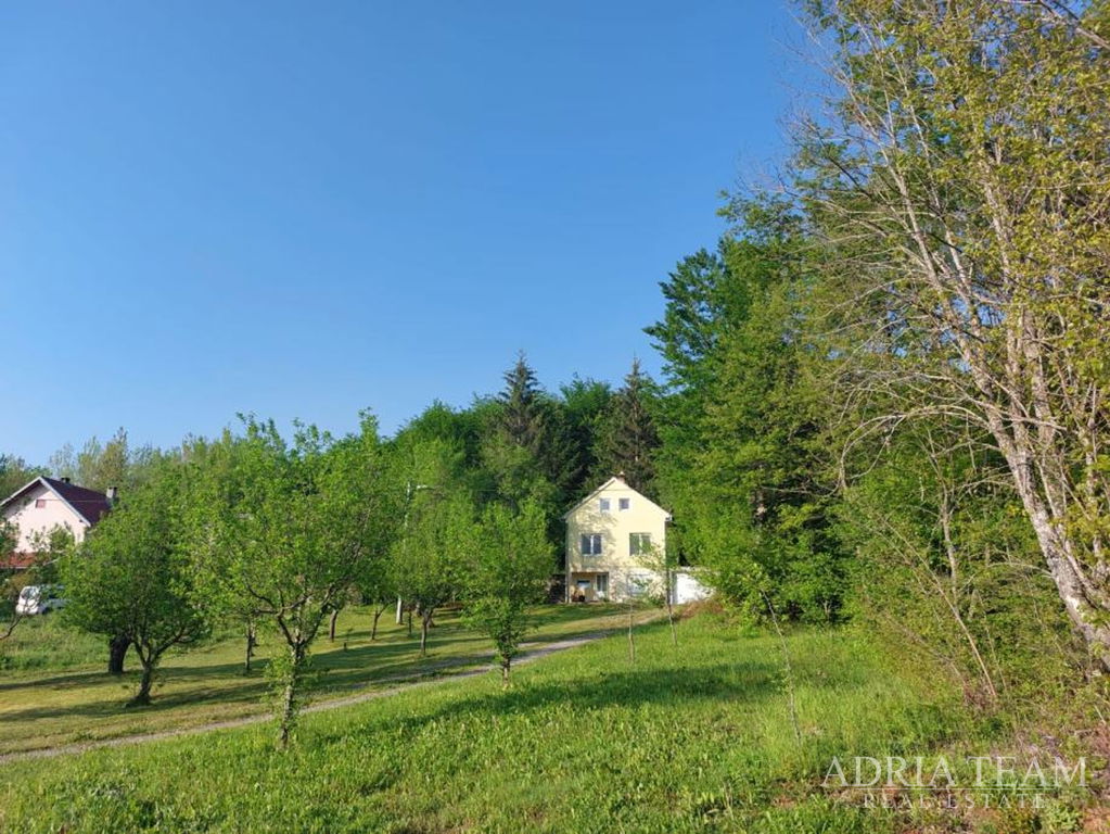 KUĆA U PREDIVNOM OKRUŽENJU - RIČICE