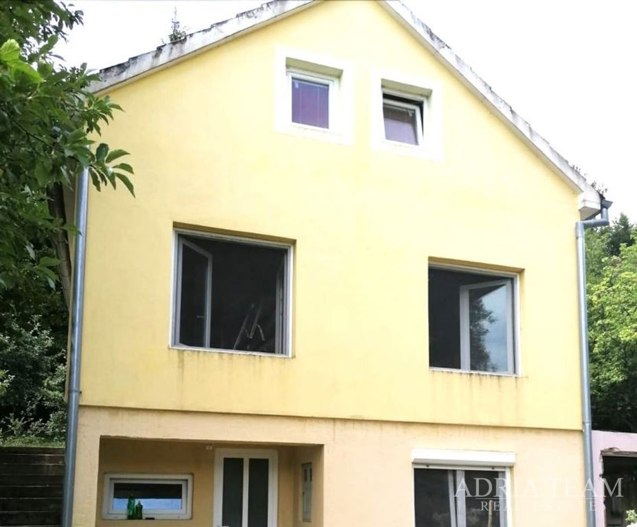 KUĆA U PREDIVNOM OKRUŽENJU - RIČICE