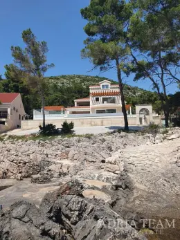 VILA U PRVOM REDU DO MORA - PRIŽBA, KORČULA nekretnina za prodaju