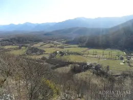 POLJOPRIVREDNO ZEMLJIŠTE VELIKE POVRŠINE - GOSPIĆ nekretnina za prodaju