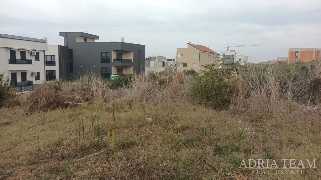 GRAĐEVINSKO ZEMLJIŠTE S DJELOMIČNIM POGLEDOM NA MORE - BILI BRIG, ZADAR