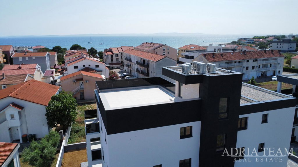 PENTHOUSE U BLIZINI PLAŽE, ZGRADA 2. NOVOGRADNJA, 150m OD MORA - PRIVLAKA