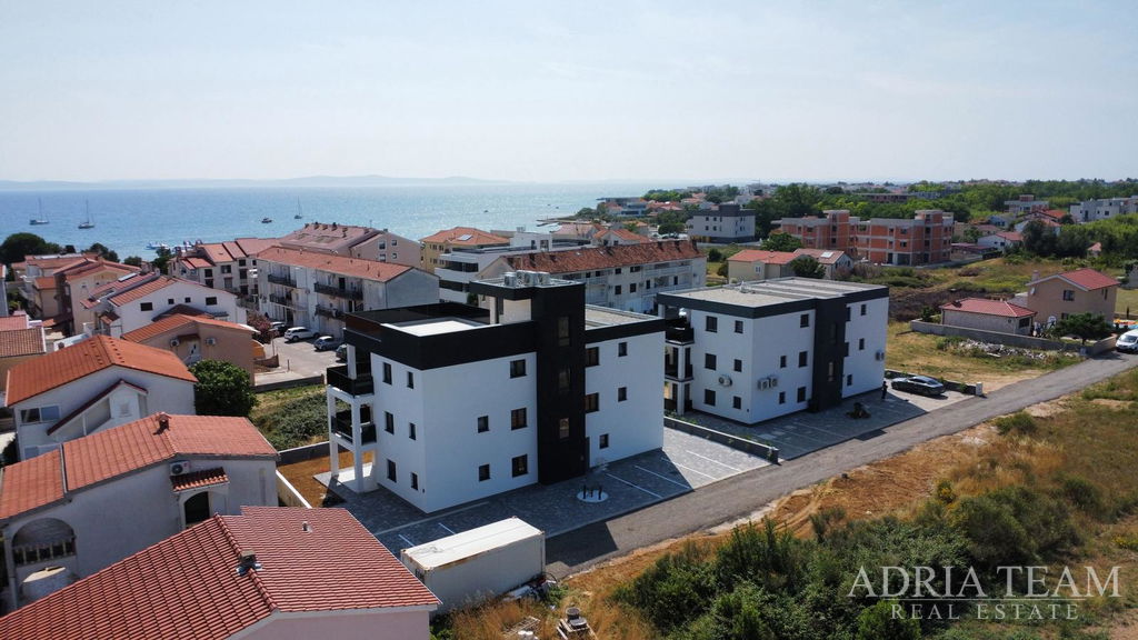 PENTHOUSE U BLIZINI PLAŽE, ZGRADA 2. NOVOGRADNJA, 150m OD MORA - PRIVLAKA