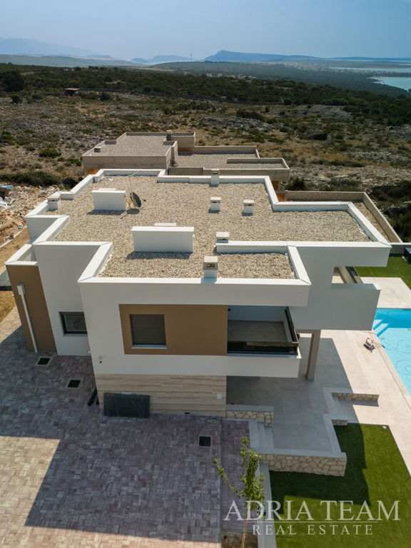 ELEGANTNA VILA S BAZENOM – NOVALJA, ŠKUNCINI STANI