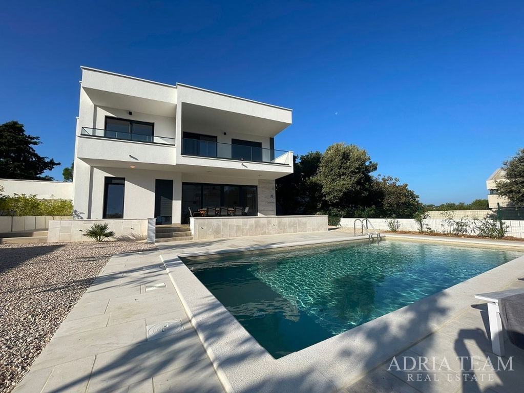 VILA U BLIZINI PLAŽA VRTIĆ I LOKUNJE - NOVALJA, PAG