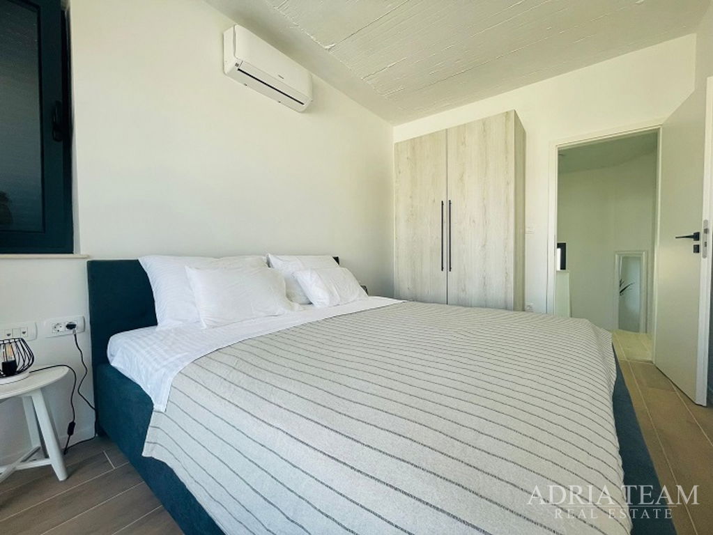 VILA U BLIZINI PLAŽA VRTIĆ I LOKUNJE - NOVALJA, PAG