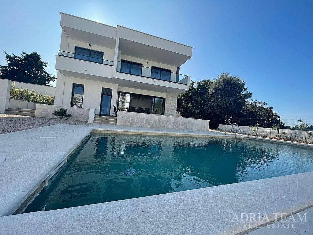 VILA U BLIZINI PLAŽA VRTIĆ I LOKUNJE - NOVALJA, PAG