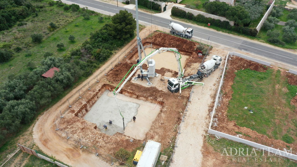 APARTMAN U NOVOGRADNJI 80 M OD MORA – SV. PETAR NA MORU