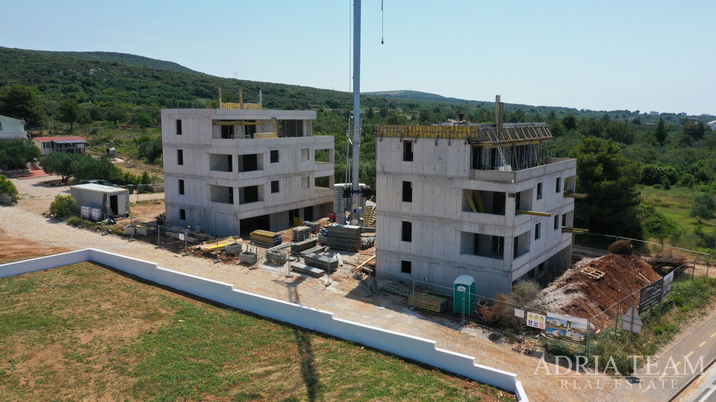 APARTMAN U NOVOGRADNJI 80 M OD MORA – SV. PETAR NA MORU