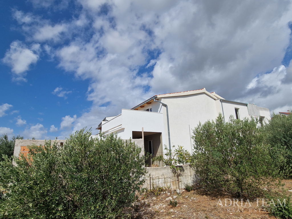 TROSOBNI APARTMAN S POGLEDOM NA MORE - MASLENICA