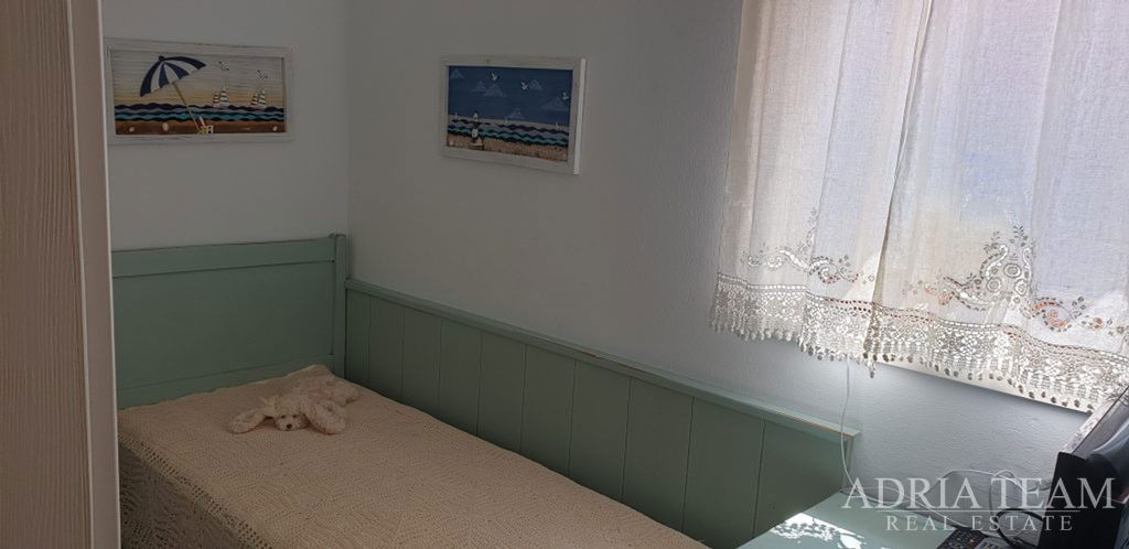 OBITELJSKA VILA, 250 m OD MORA I CENTRA MJESTA - NOVALJA, PAG