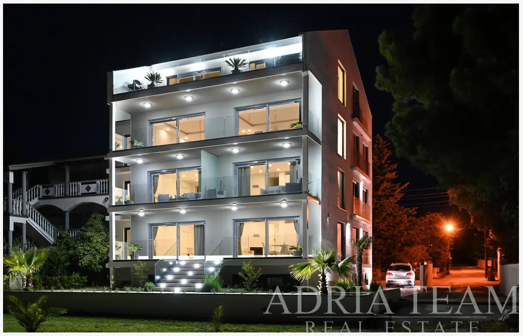 LUKSUZNI APARTMAN, 1. RED DO MORA, MODERNO UREĐENJE - BIBINJE