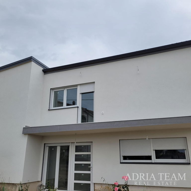 APARTMAN S VRTOM, MIRNA I TIHA POZICIJA - POSEDARJE, ZADAR