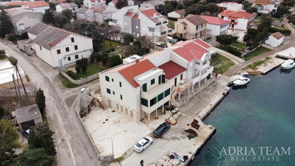 KUĆA PRVI RED DO MORA – ŠIMUNI, OTOK PAG