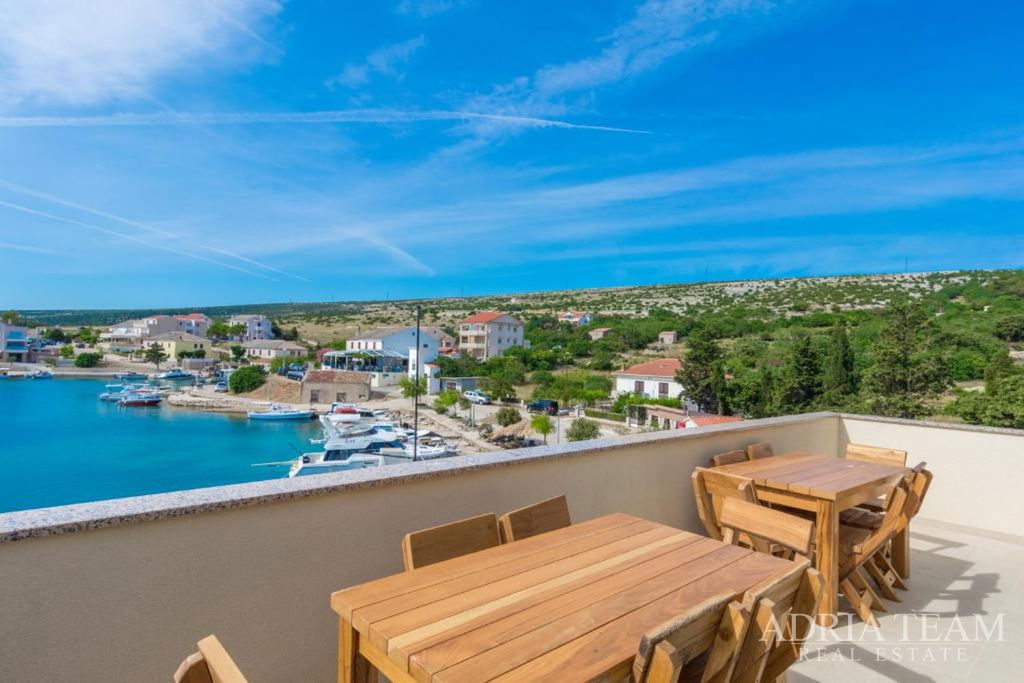 KUĆA PRVI RED DO MORA – ŠIMUNI, OTOK PAG