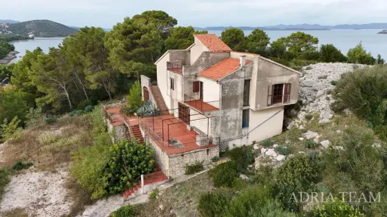POSLOVNO-STAMBENI OBJEKT, POGLED NA MORE - SALI, DUGI OTOK nekretnina za prodaju