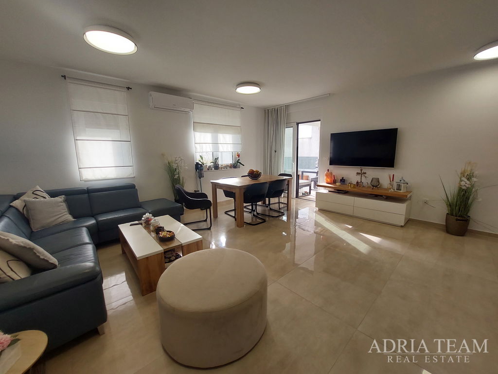 ATRAKTIVAN APARTMAN 80m OD MORA - DIKLO, ZADAR