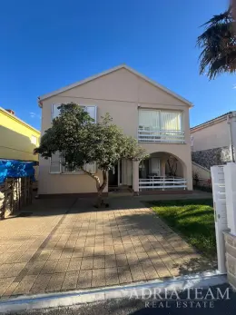 KUĆA S DVIJE STAMBENE JEDINICE, 50 m OD MORA - VIR, JUŽNA STRANA nekretnina za prodaju