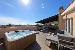 VILA S BAZENOM I POGLEDOM NA MORE - PRIVLAKA, ZADAR nekretnina za prodaju