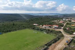 GRAĐEVINSKO ZEMLJIŠTE S GRAĐEVINSKOM DOZVOLOM, MIRNA I TIHA POZICIJA - DEBELJAK, SUKOŠAN nekretnina za prodaju