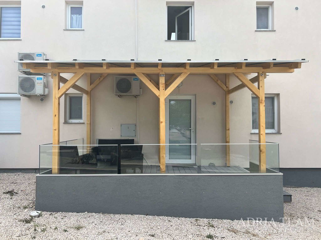 JEDNOSOBNI APARTMAN, 100 m OD MORA, VIR - ZADAR