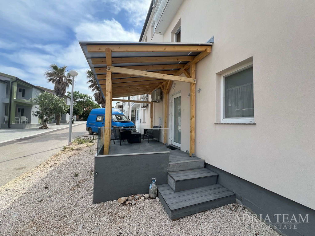 JEDNOSOBNI APARTMAN, 100 m OD MORA, VIR - ZADAR